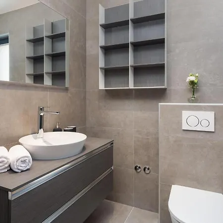 Stunning Home In Tisno